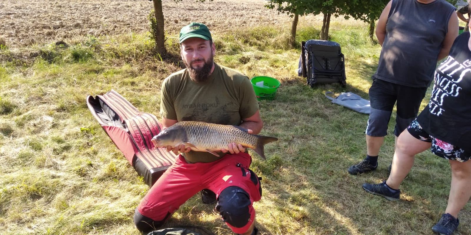 C0AAF7C6-6BDD-4B2E-B54C-81EF0F1371A2